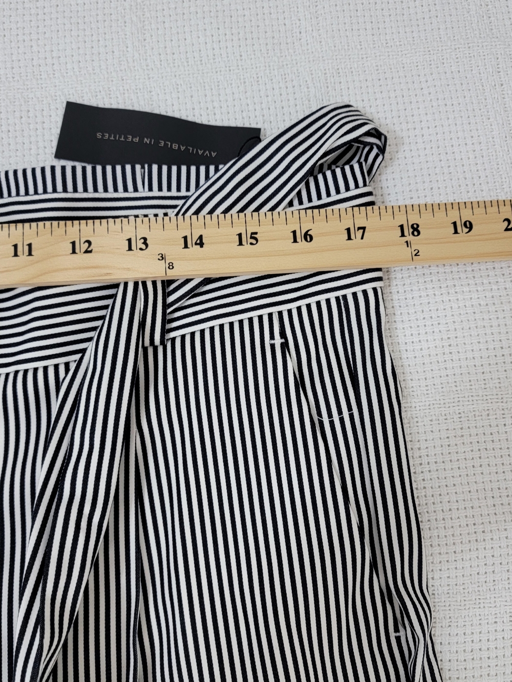 Banana Republic Black and White Striped Cropped Wide-Leg Pants with Tie Belt - Picture 5 of 8